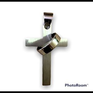 HOST PICK!! Pendant- NWOT- Stainless Steel Cross with ring